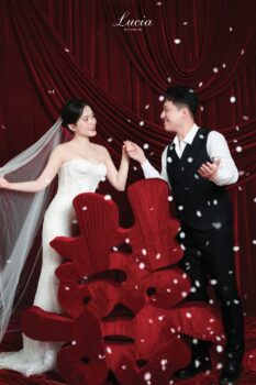 Studio – Rèm Đỏ